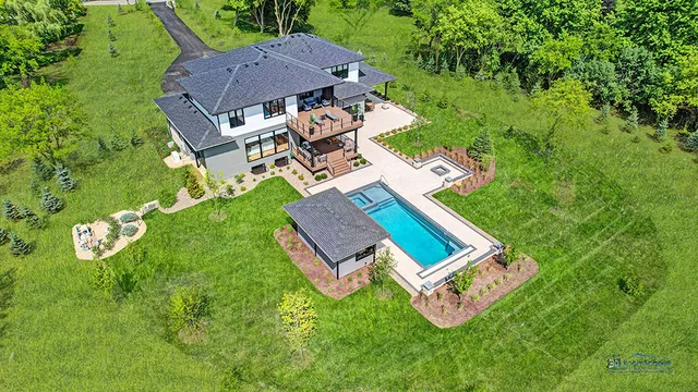 $2,995,000 | 25 Rolling Hills Drive, Barrington, IL 60010