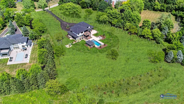 $2,995,000 | 25 Rolling Hills Drive, Barrington, IL 60010