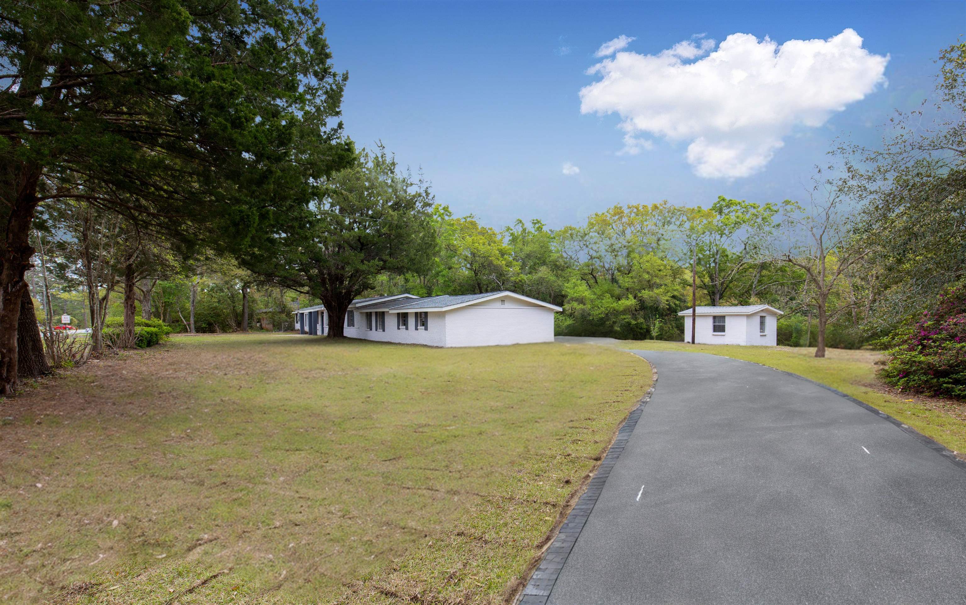 1304 Johnson Road Daphne, AL 36526 - Photo 2 of 33