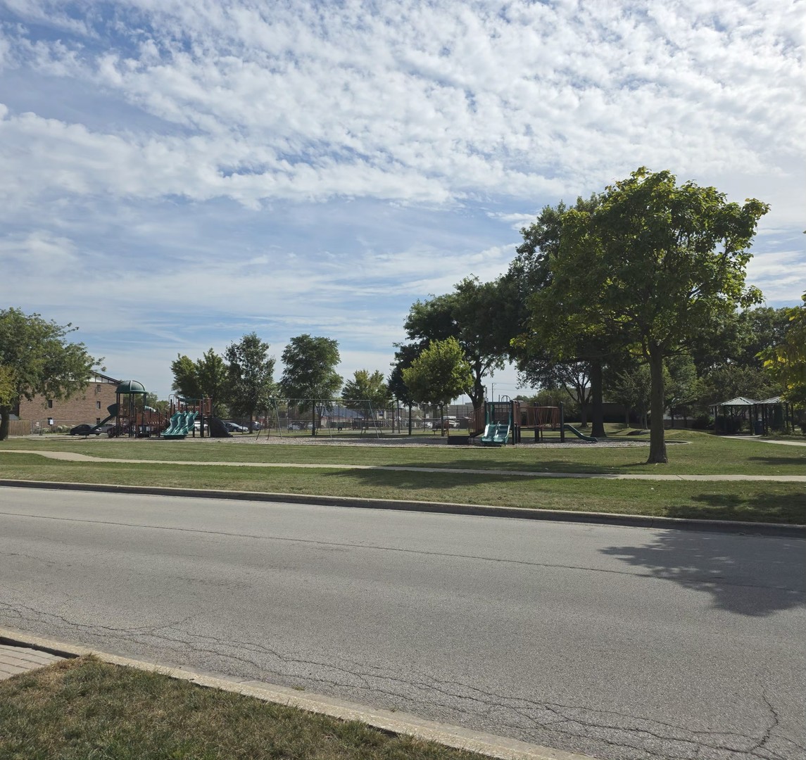 7749 Odell Avenue Bridgeview, IL 60455 - Photo 6 of 18