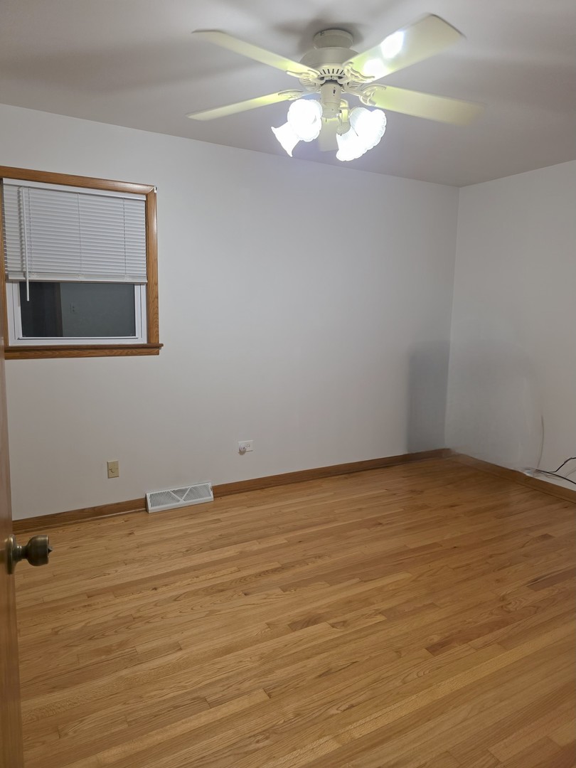 7749 Odell Avenue Bridgeview, IL 60455 - Photo 9 of 18