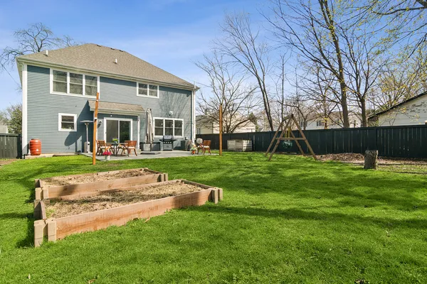 $1,050,000 | 302 North Elm Street, Mount Prospect, IL 60056