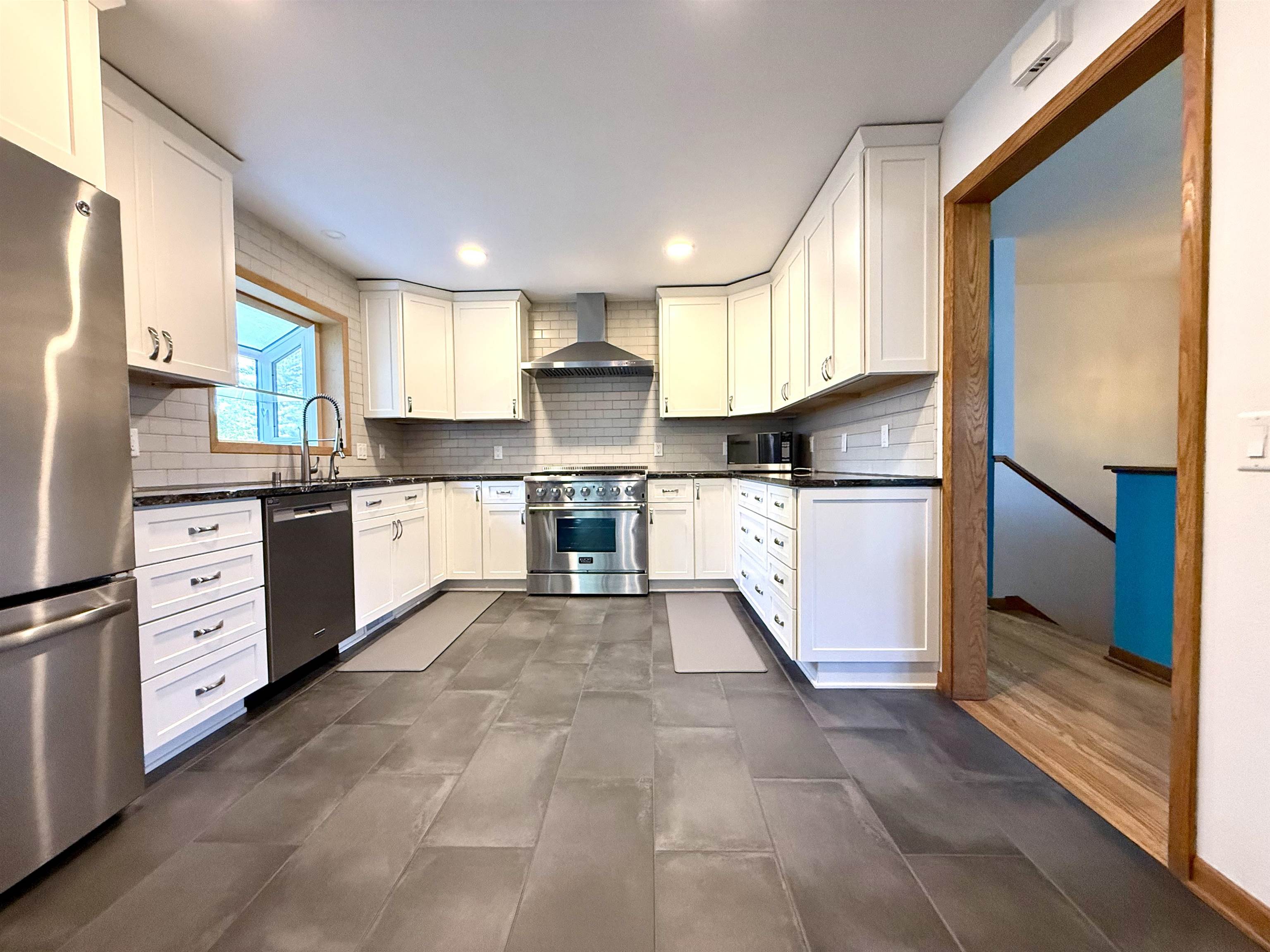 4701 Starker Avenue Madison, WI 53716 - Photo 11 of 41