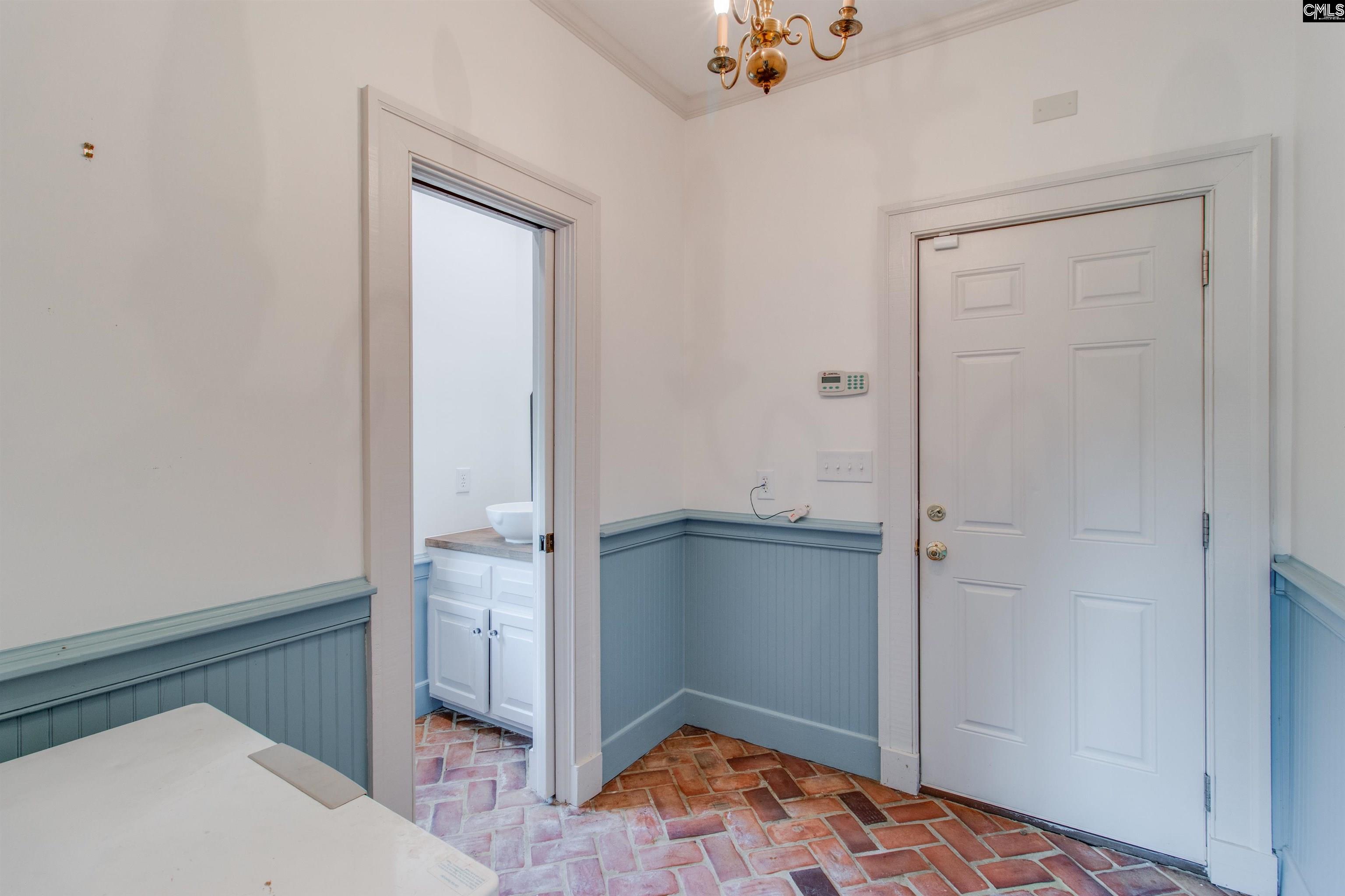 701 Longtown Road Columbia, SC 29229 - Photo 21 of 26 a area with wooden floor and closet
