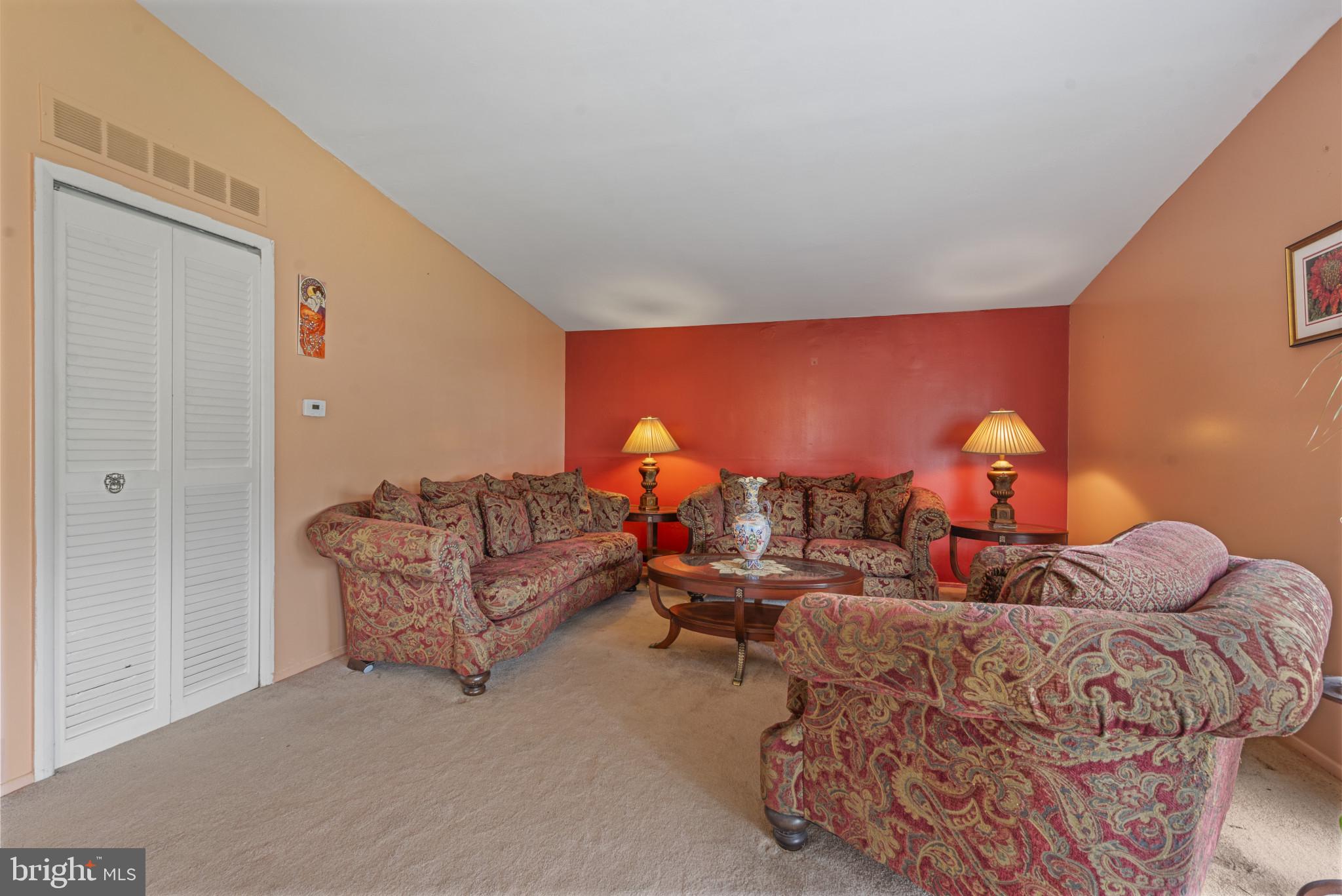 615 Kahn Drive Baltimore, MD 21208 - Photo 11 of 35 Living Room