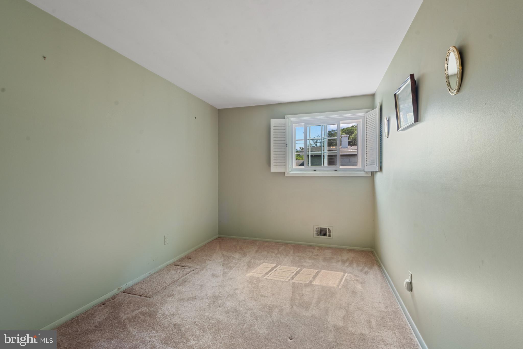 615 Kahn Drive Baltimore, MD 21208 - Photo 25 of 35 Bedroom 3