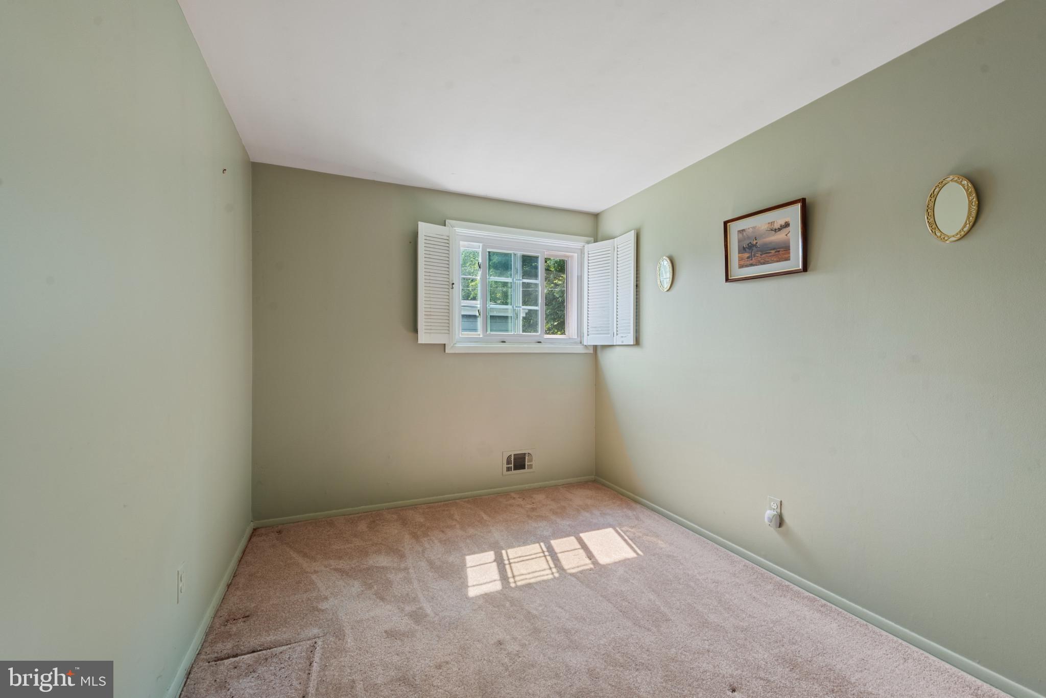 615 Kahn Drive Baltimore, MD 21208 - Photo 27 of 35 Bedroom 3