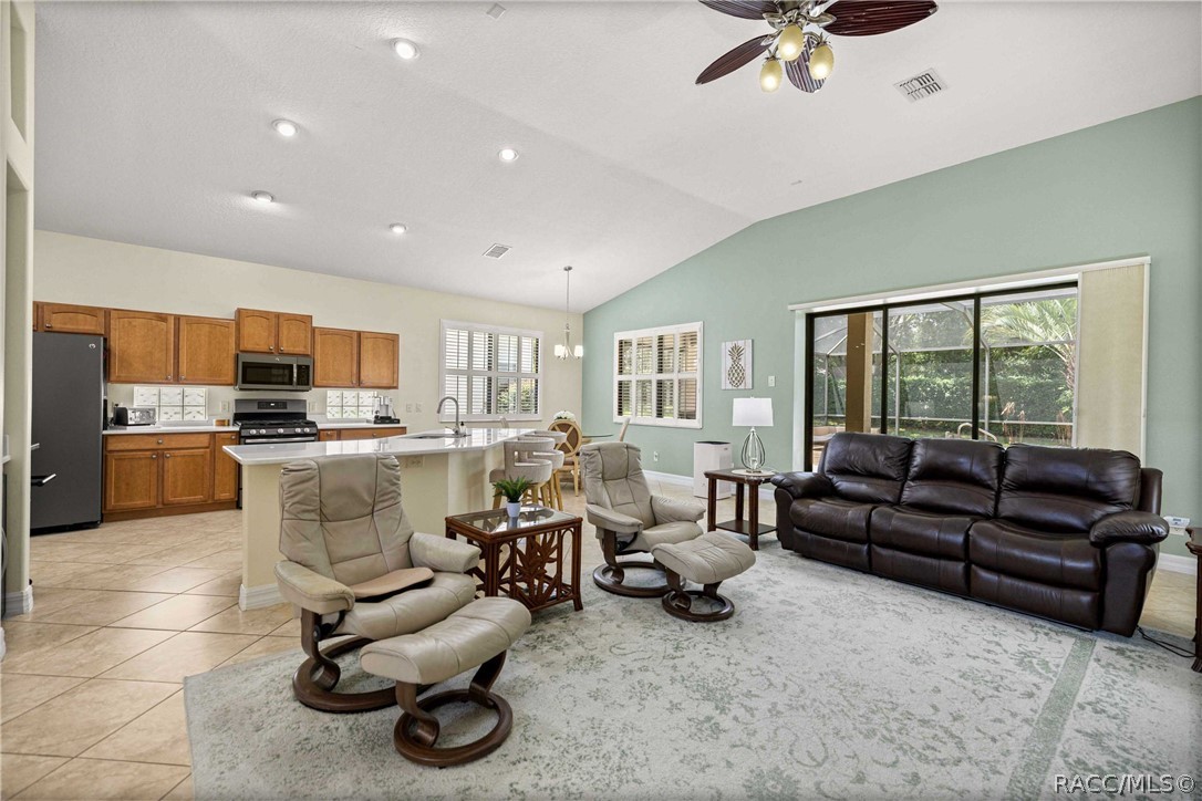 155 West Doerr Path Hernando, FL 34442 - Photo 10 of 76
