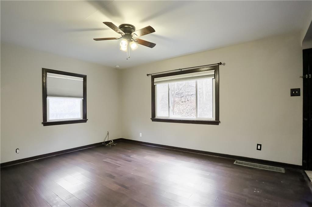 307 Harmony Road Pittsburgh, PA 15237 - Photo 9 of 24 Gallery Image 9