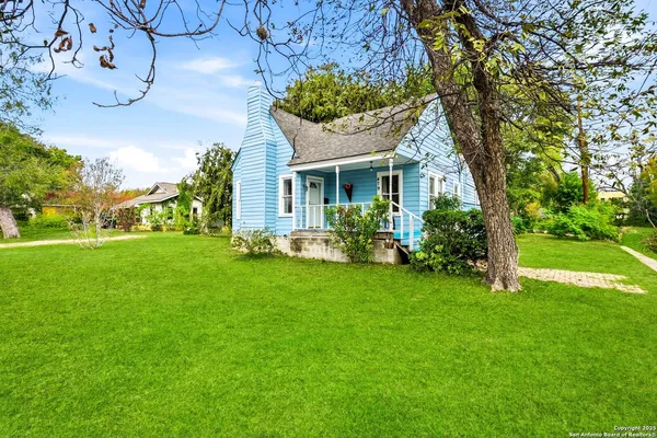 $2,000 | 479 East Magnolia Avenue, San Antonio, TX 78212