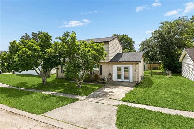 421 Holy Cross Place Kenner, LA 70065 - Photo 2 of 29