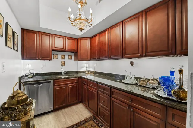 $2,000,000 | 2101 Connecticut Avenue Northwest, Unit 6, Washington, DC 20009