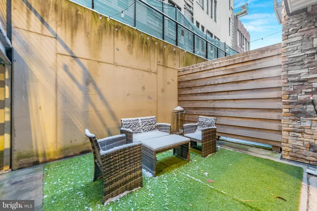 $275,000 | 1320 Fenwick Lane, Unit 7, Silver Spring, MD 20910