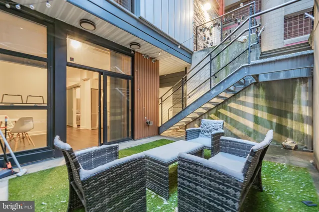 $275,000 | 1320 Fenwick Lane, Unit 7, Silver Spring, MD 20910