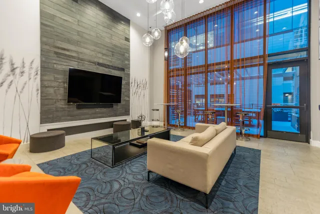 $275,000 | 1320 Fenwick Lane, Unit 7, Silver Spring, MD 20910