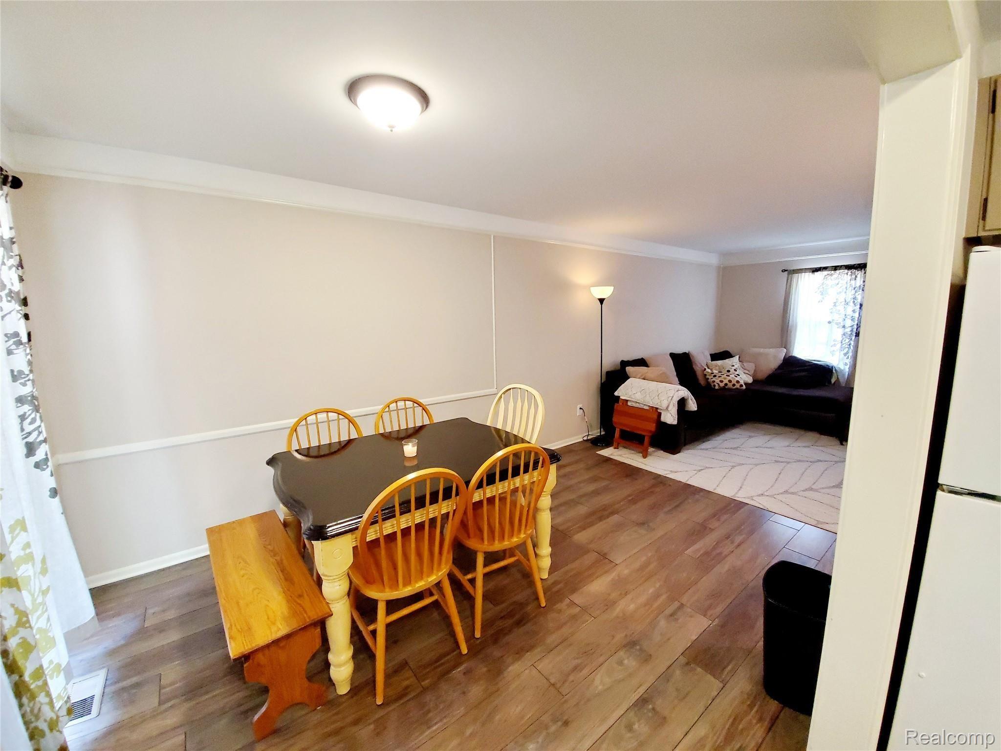 3225 Miller Road Flint, MI 48503 - Photo 5 of 18 Dinning Room 1.jpg