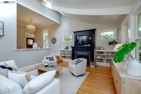 $2,495,000 | 1003 Morton Street, Alameda, CA 94501