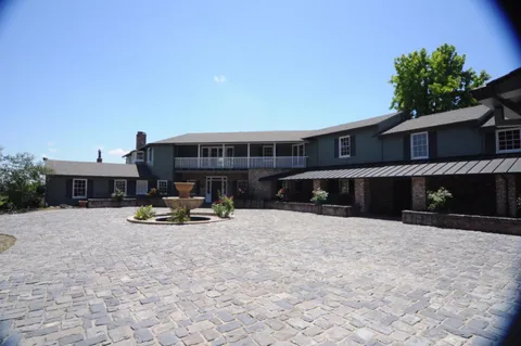 $12,995,000 | 389 Moore Road, Woodside, CA 94062