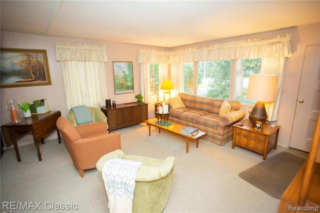 17888 Beck Road Northville, MI 48168 - Photo 10 of 31