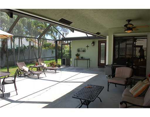 345 Sandalwood Lane Boca Raton, FL 33487 - Photo 4 of 17 Additional Photo