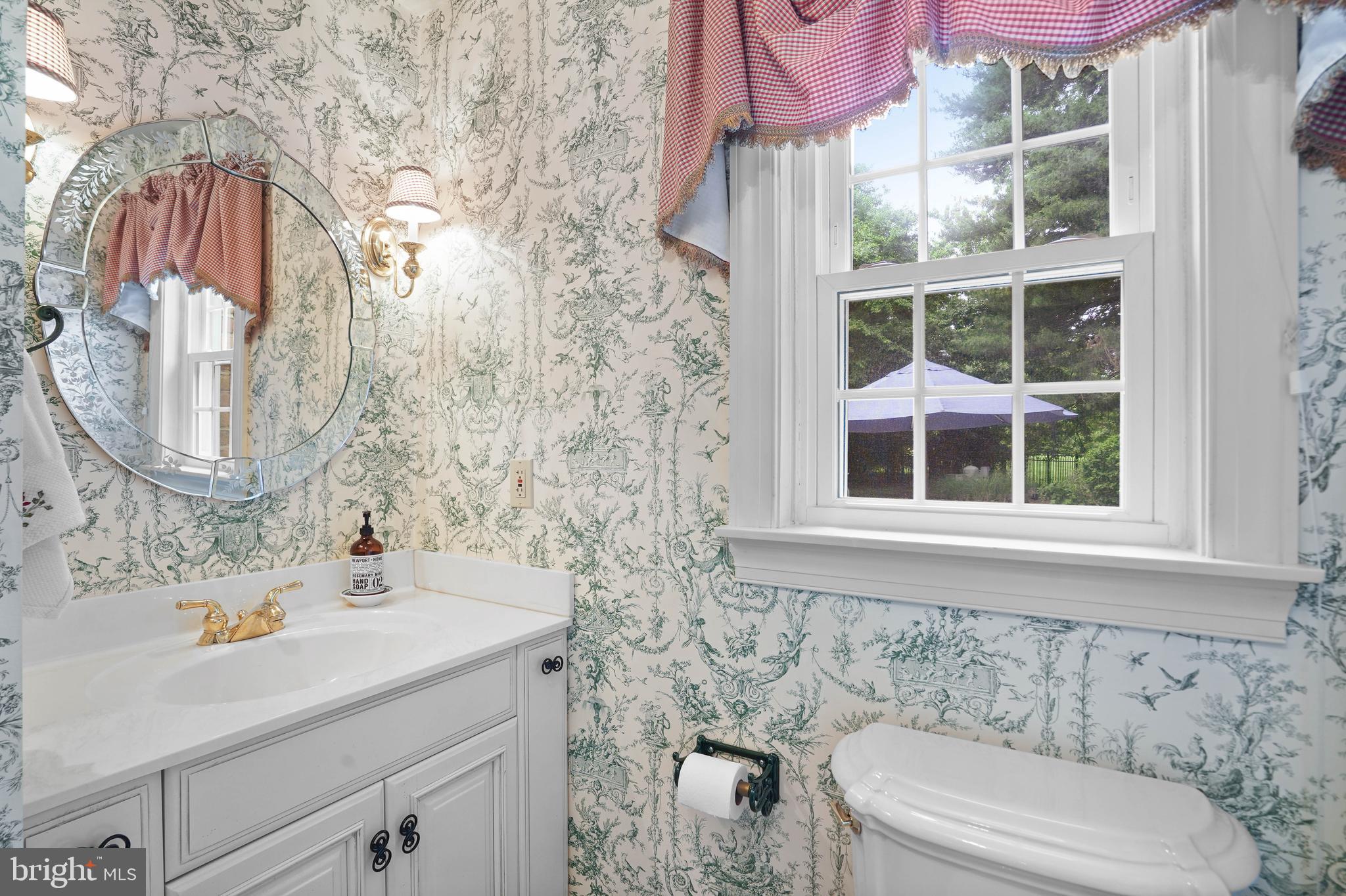 1220 Buckingham Road Arnold, MD 21012 - Photo 11 of 42 Main level powder room