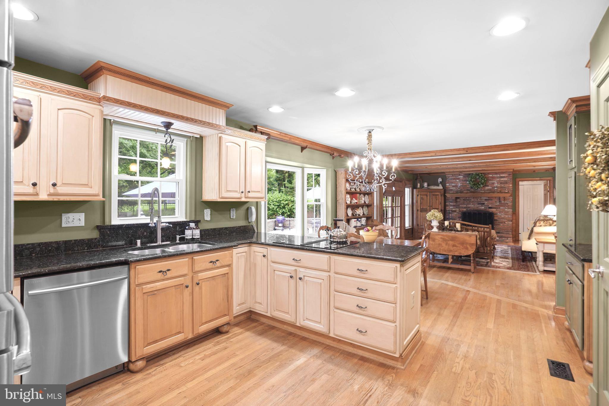 1220 Buckingham Road Arnold, MD 21012 - Photo 8 of 42 High end cabinetry and appliances
