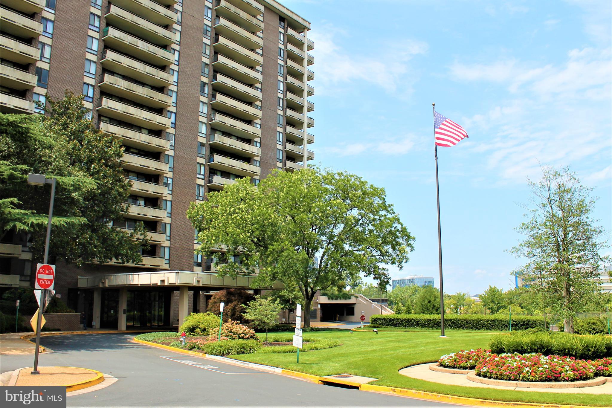 1800 Old Meadow Road, Unit 101 McLean, VA 22102 - Photo 1 of 50