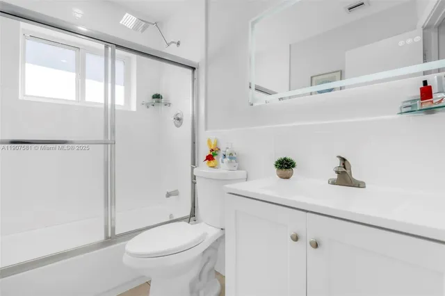 $520,000 | 330 North 70th Avenue, Hollywood, FL 33024