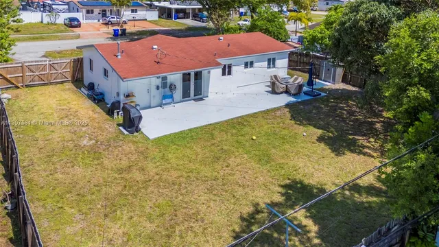 $520,000 | 330 North 70th Avenue, Hollywood, FL 33024