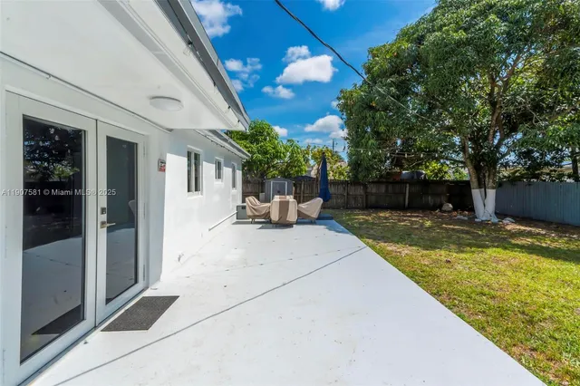 $520,000 | 330 North 70th Avenue, Hollywood, FL 33024