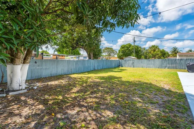 $520,000 | 330 North 70th Avenue, Hollywood, FL 33024