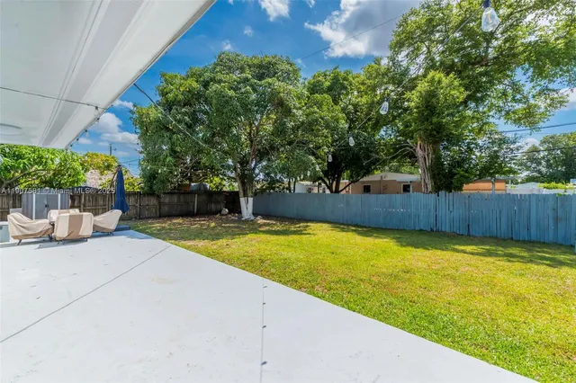 $520,000 | 330 North 70th Avenue, Hollywood, FL 33024