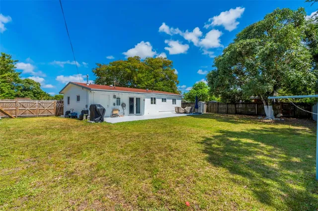 $520,000 | 330 North 70th Avenue, Hollywood, FL 33024