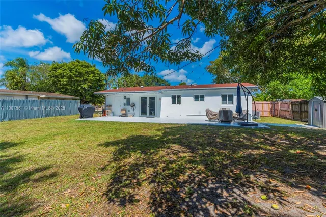 $520,000 | 330 North 70th Avenue, Hollywood, FL 33024