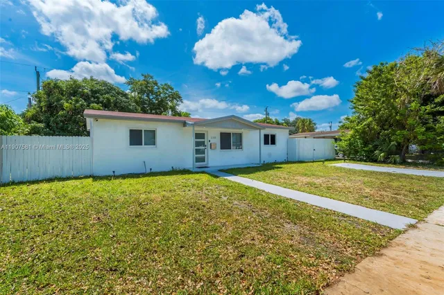 $520,000 | 330 North 70th Avenue, Hollywood, FL 33024