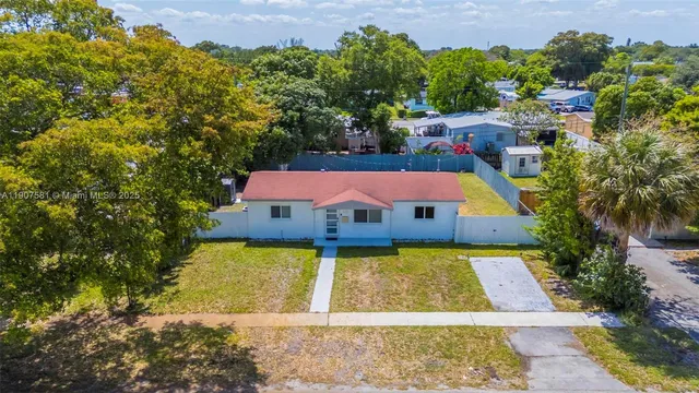 $520,000 | 330 North 70th Avenue, Hollywood, FL 33024