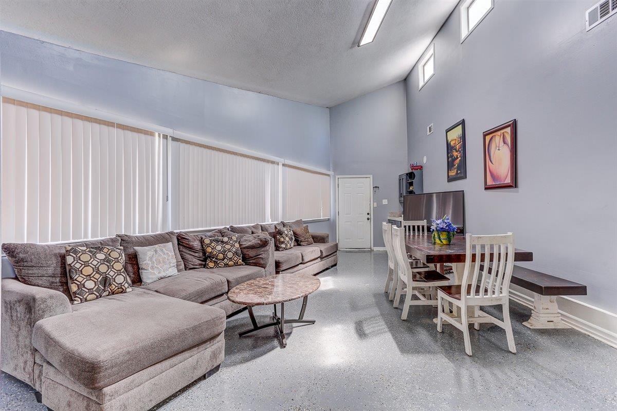 3700 Lakeview Road Memphis, TN 38116 - Photo 13 of 40 a living room with furniture and a rug