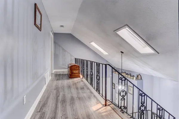 $357,900 | 3700 Lakeview Road, Memphis, TN 38116