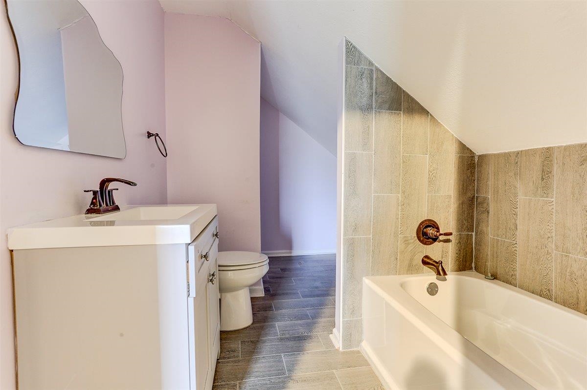 3700 Lakeview Road Memphis, TN 38116 - Photo 33 of 40 a bathroom with a sink a toilet and shower