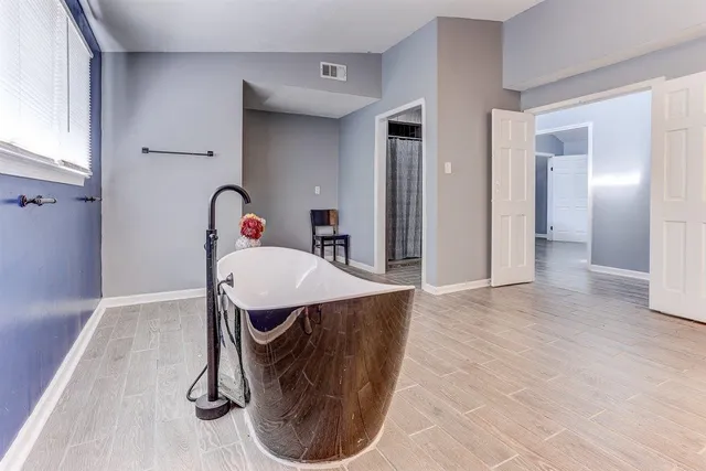 $359,000 | 3700 Lakeview Road, Memphis, TN 38116