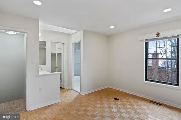 $3,600 | 5412 Wycklow Court, Alexandria, VA 22304