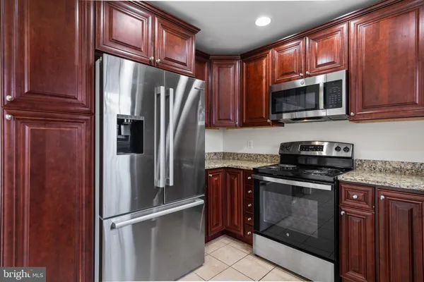 $3,600 | 5412 Wycklow Court, Alexandria, VA 22304