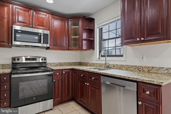 $3,600 | 5412 Wycklow Court, Alexandria, VA 22304