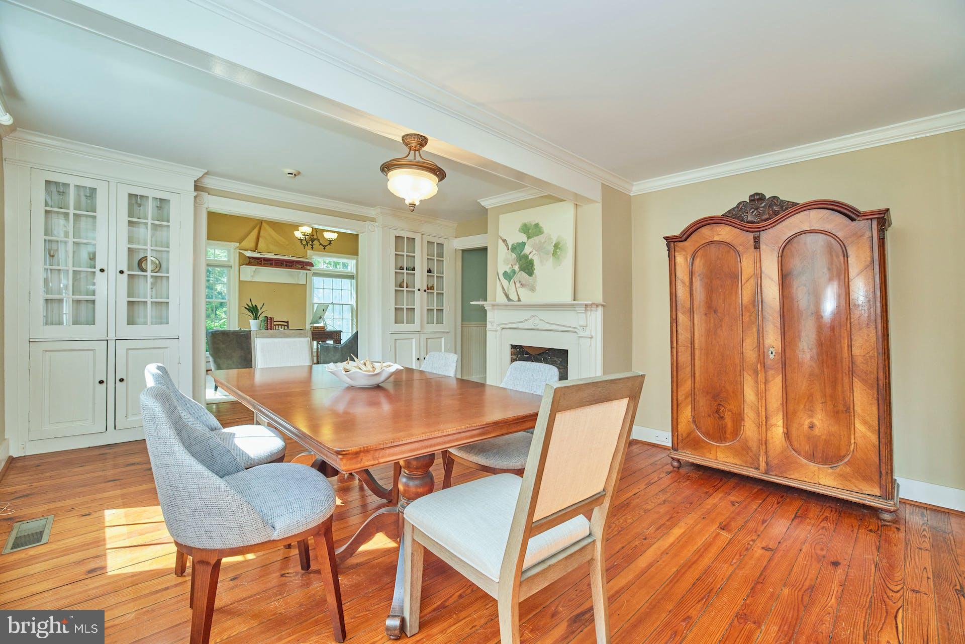 182 West Bay Front Road Lothian, MD 20711 - Photo 15 of 87 Dining room w/fireplace