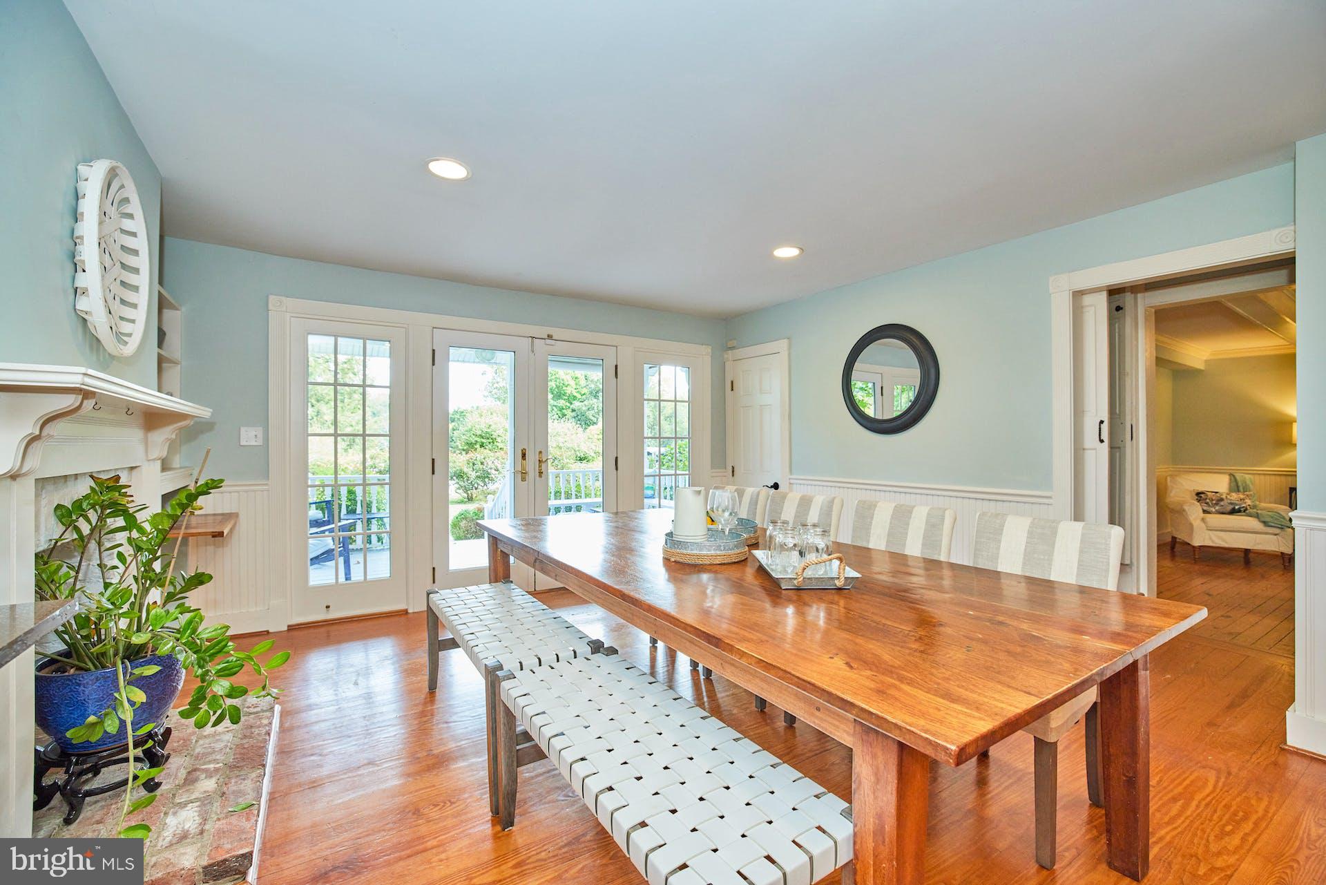 182 West Bay Front Road Lothian, MD 20711 - Photo 27 of 87 Eat-in area big enough for a farm table!