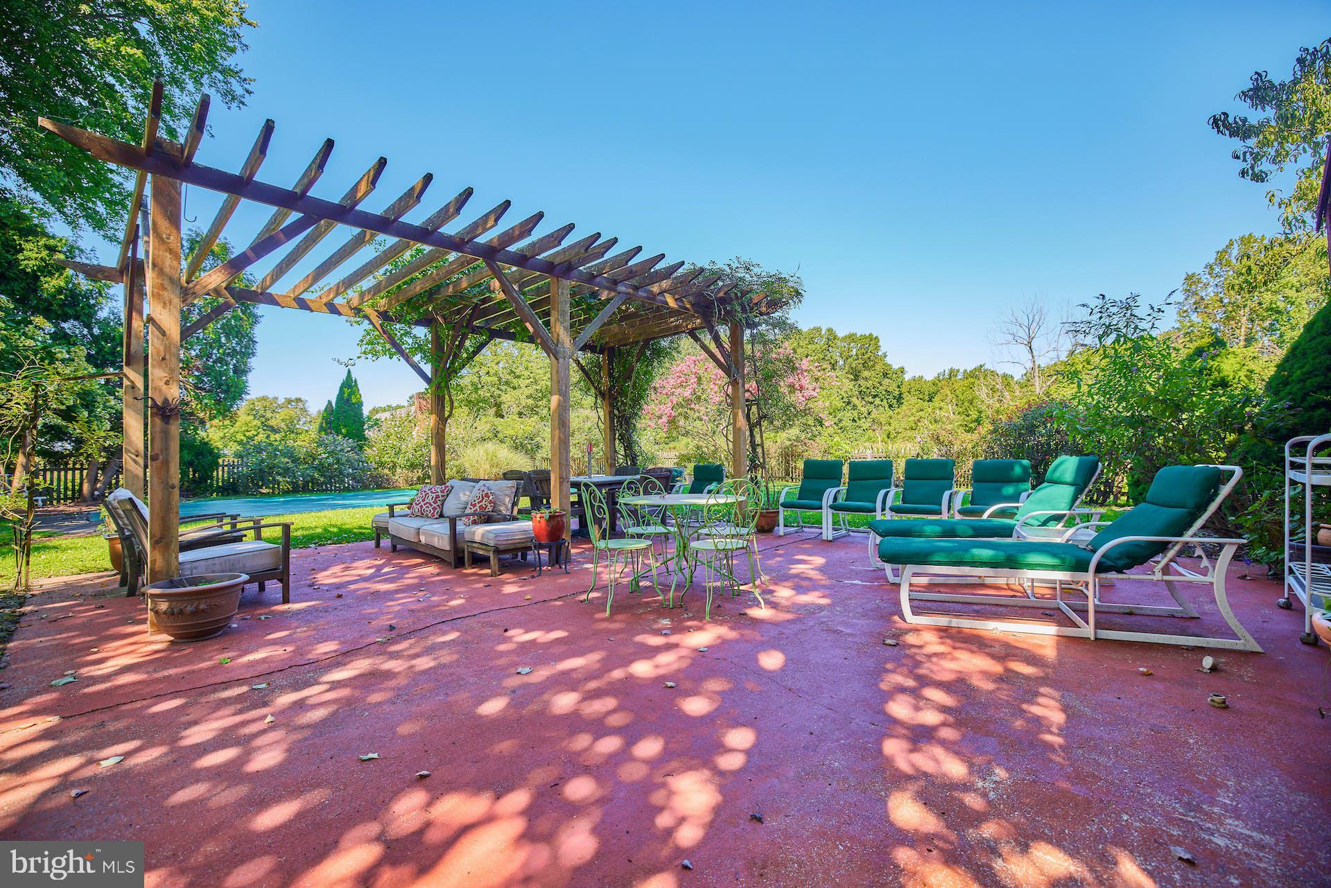 182 West Bay Front Road Lothian, MD 20711 - Photo 66 of 87 Pool deck and entertaining area