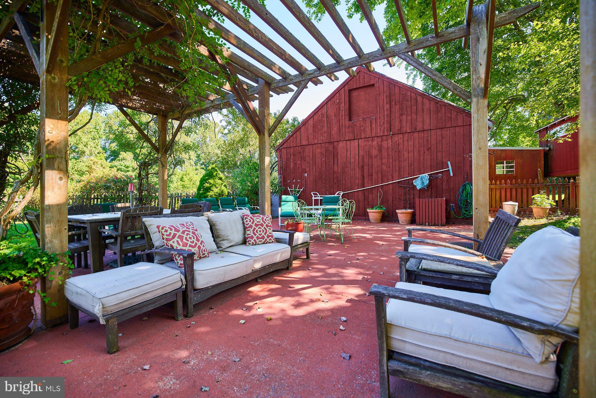 182 West Bay Front Road Lothian, MD 20711 - Photo 67 of 87 Pool deck and entertaining area