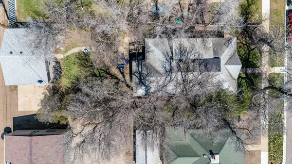 $1,000,000 | 11 6th Avenue West, Dickinson, ND 58601