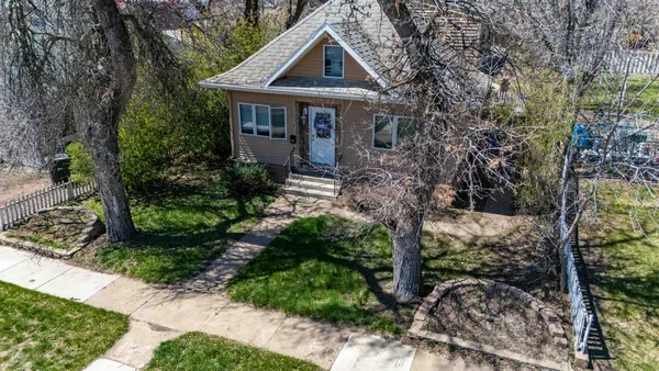 $1,000,000 | 11 6th Avenue West, Dickinson, ND 58601