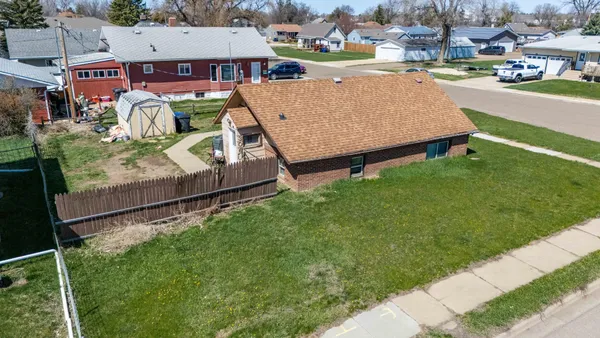 $1,000,000 | 11 6th Avenue West, Dickinson, ND 58601